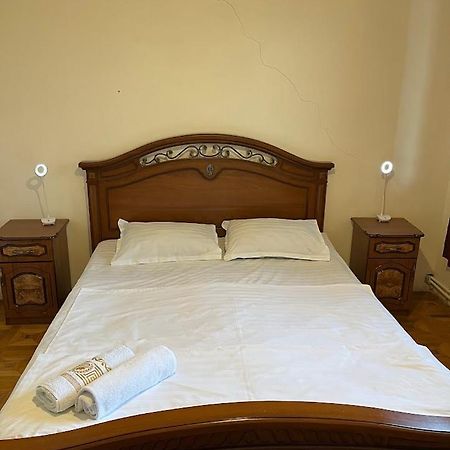 Guest House Saman Ґарні Екстер'єр фото