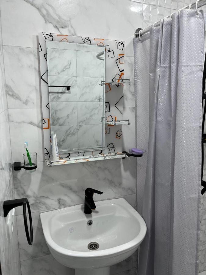 Guest House Saman Ґарні Екстер'єр фото